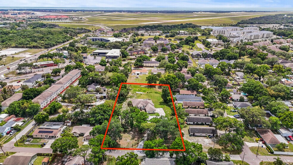 3902 W Elrod Ave, Tampa, FL à vendre - Photo du bâtiment - Image 3 de 21
