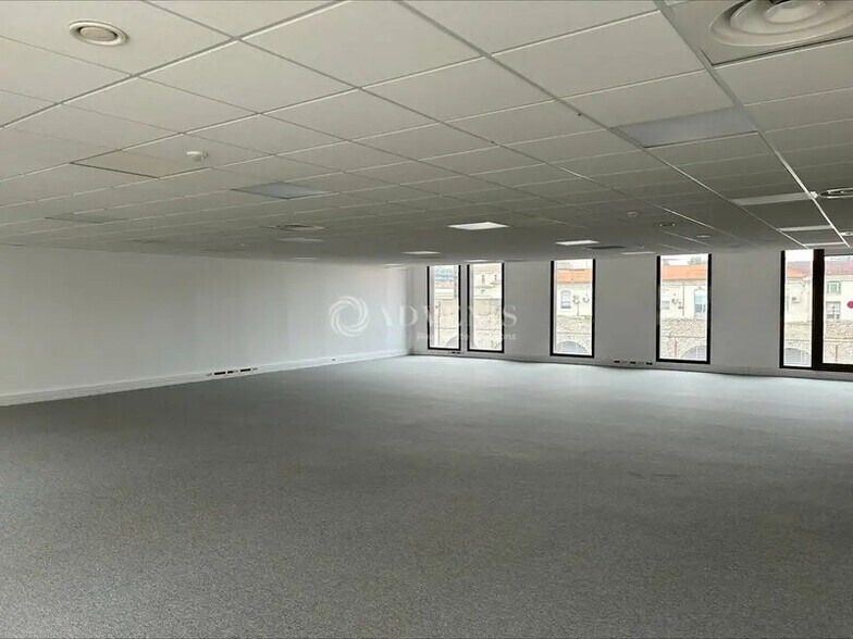 Office in Nîmes for lease - Interior Photo - Image 3 of 5