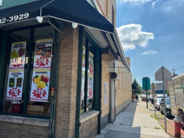 320 Martin Luther King Jr Dr, Jersey City, NJ à vendre - Photo du bâtiment - Image 3 de 26