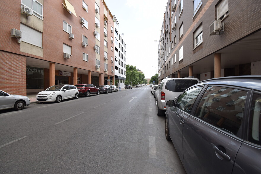 Calle Dámaso Alonso, Alcalá de Henares, Madrid for sale - Building Photo - Image 1 of 4