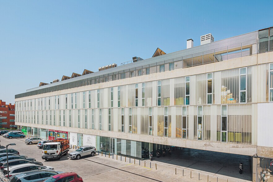 Calle Gaspar de Morales, 1, Paracuellos de Jarama, Madrid for sale - Primary Photo - Image 1 of 3