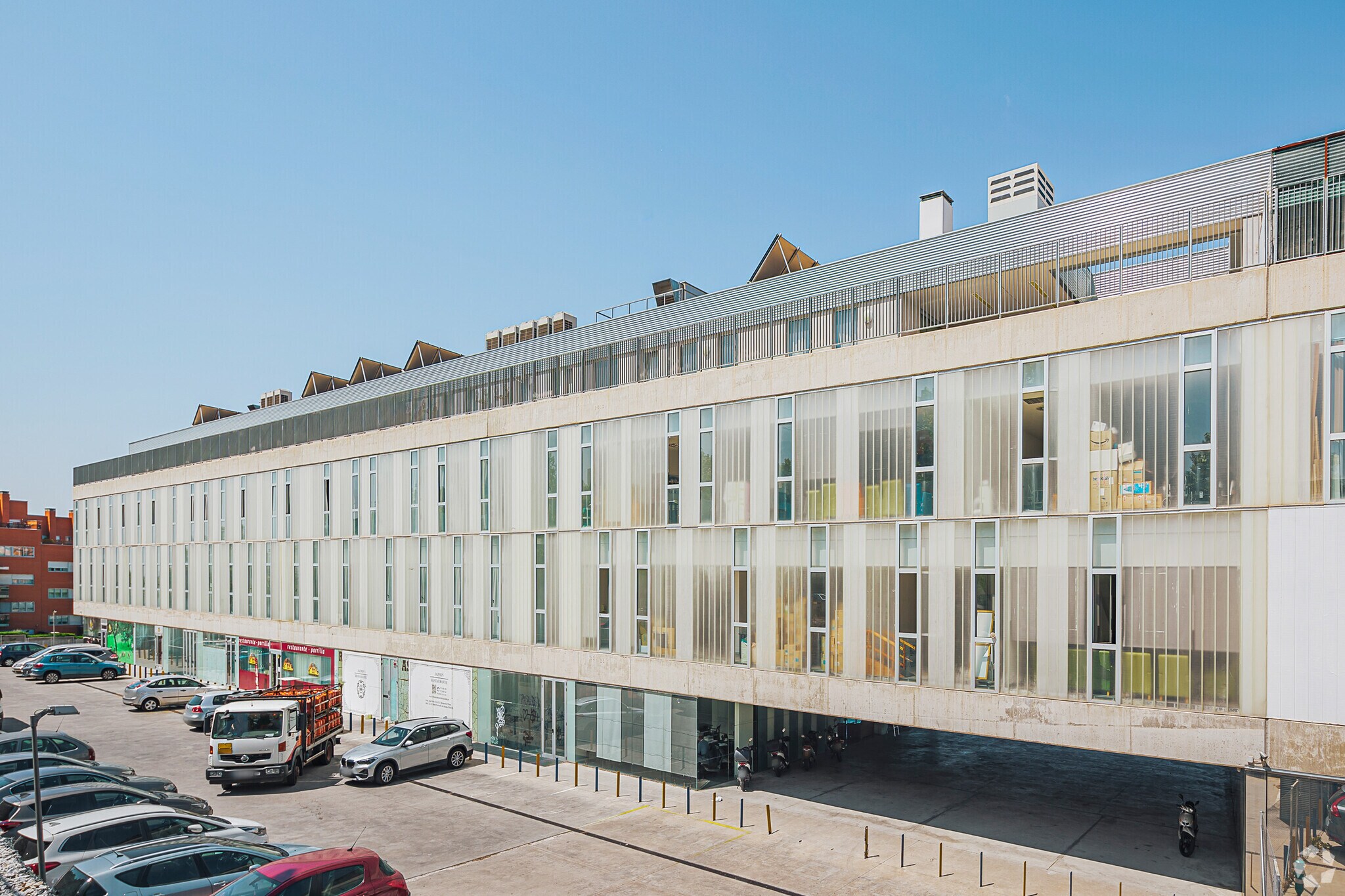 Commerce de détail dans Paracuellos de Jarama, Madrid à vendre Photo principale- Image 1 de 6