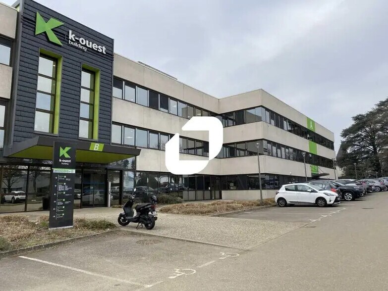 53 Rue De L'Etang, Limonest for lease - Building Photo - Image 1 of 34