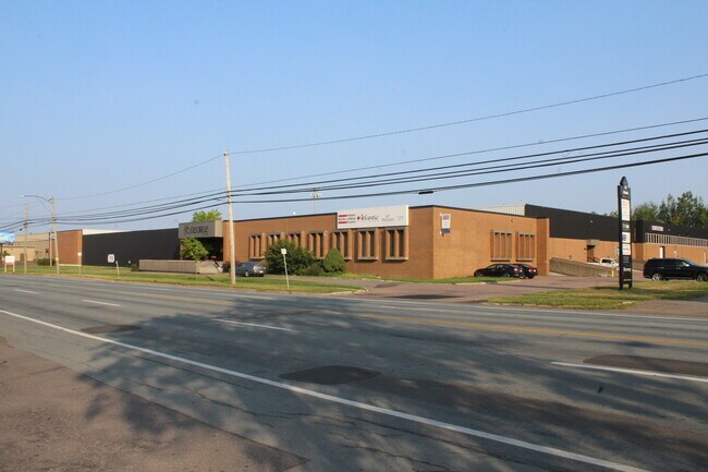 Plus de détails pour 653 St George Blvd, Moncton, NB - Local d'activités, Industriel à louer