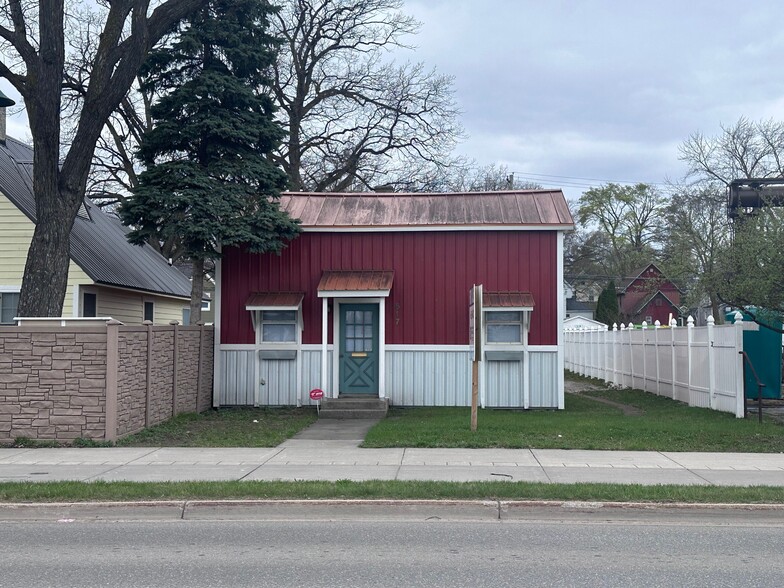 517 E Eighth St, Traverse City, MI for sale - Building Photo - Image 2 of 25
