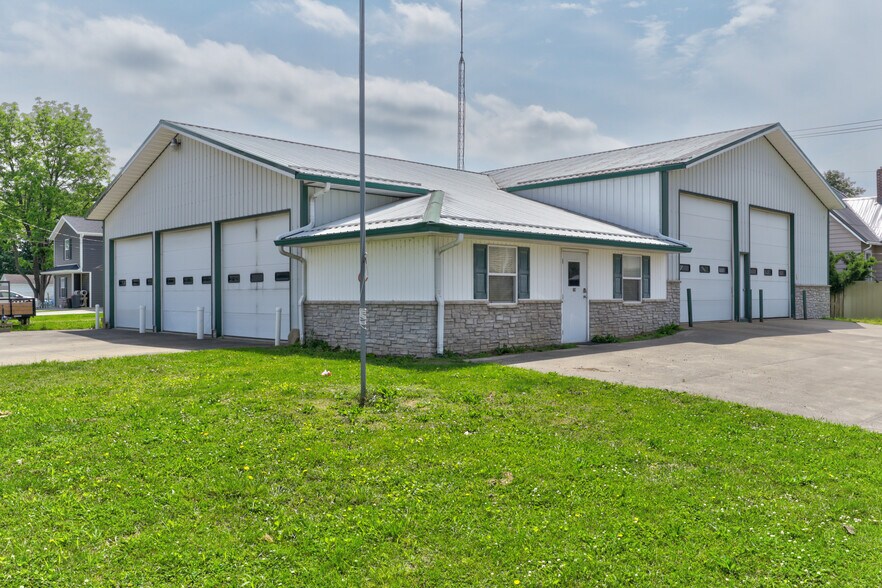 206 & 208 S Meridian St, Washington, IN for sale - Primary Photo - Image 1 of 24