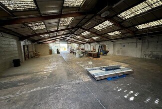 Plus de détails pour Woodley Yard, Higham Ferrers - Industriel à louer