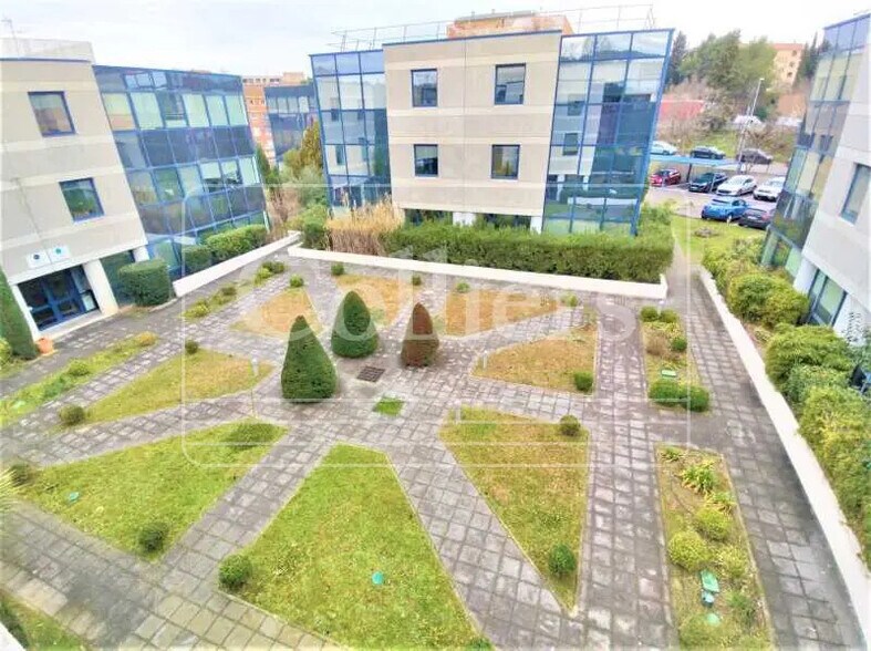 1 Rue Mahatma Gandhi, Aix-en-Provence for lease - Building Photo - Image 2 of 15