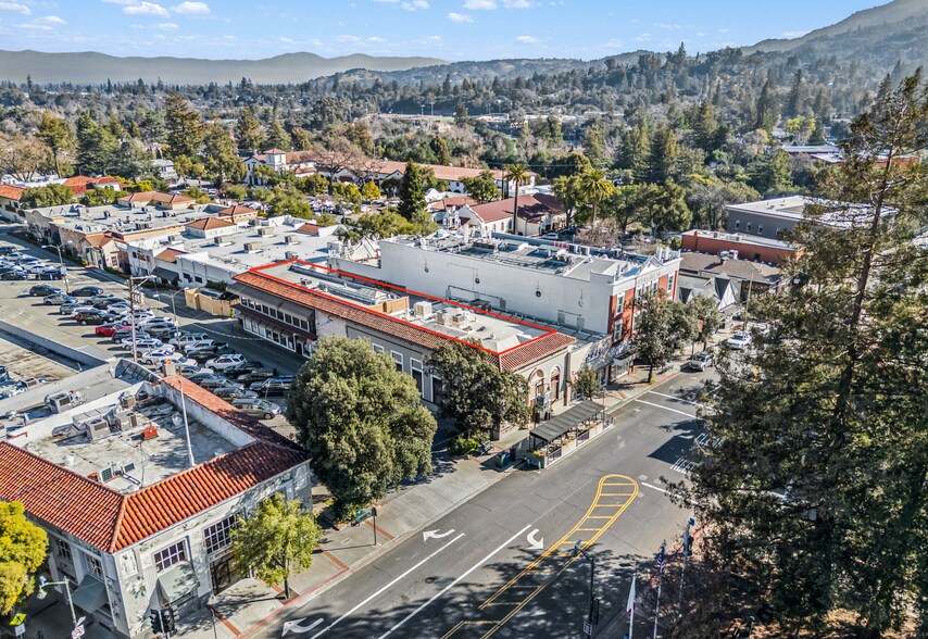 160 W Main St, Los Gatos, CA à vendre - Photo du bâtiment - Image 2 de 16