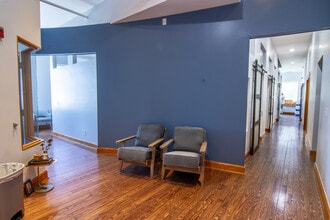 290 9th St N, Saint Petersburg, FL for lease Interior Photo- Image 2 of 12