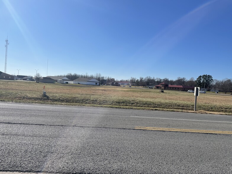 904 S Commercial St, Harrisburg, IL for sale - Primary Photo - Image 1 of 1