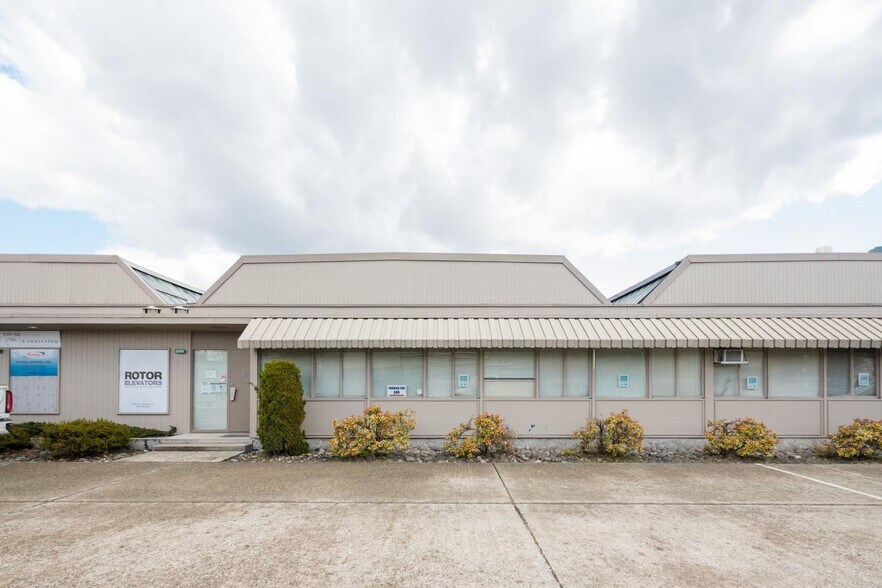 638-706 Derwent Way, Delta, BC à louer - Photo du bâtiment - Image 1 de 4