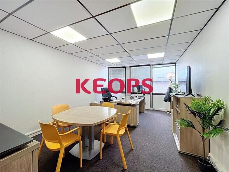 15 Avenue De Fondeyre, Toulouse for lease - Interior Photo - Image 1 of 11