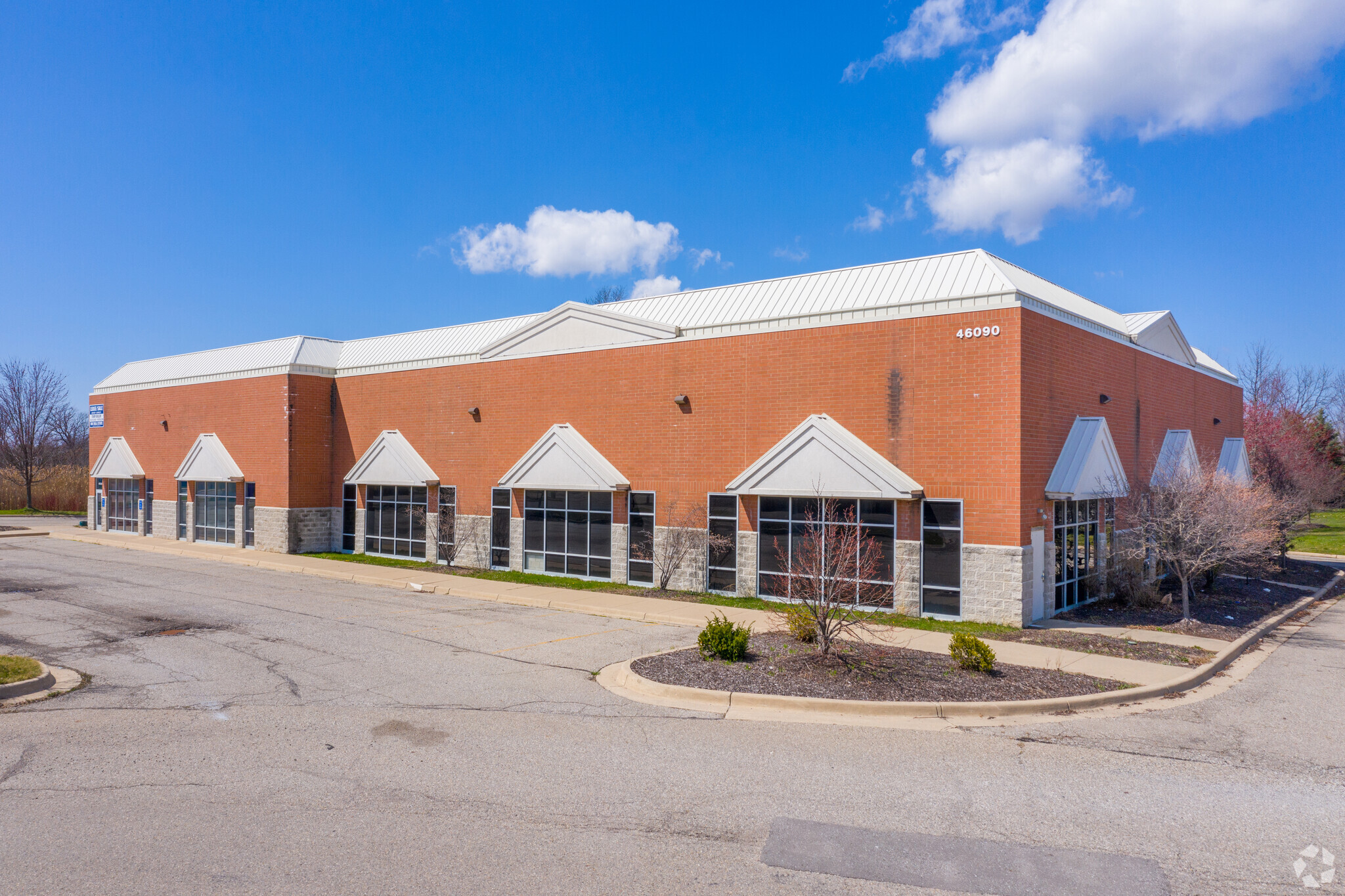 46090 Michigan Ave, Canton, MI for sale Primary Photo- Image 1 of 1