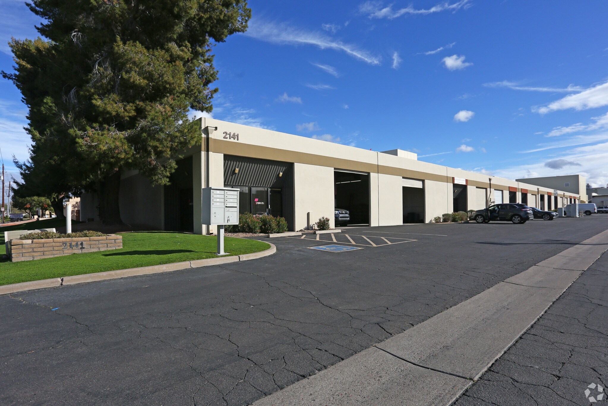 2141 S Industrial Park Ave, Tempe, AZ à louer Photo principale- Image 1 de 17