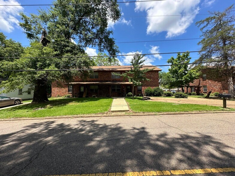523 E Gillespie St, Starkville, MS for sale - Building Photo - Image 2 of 4