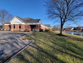 789 White Pond Dr, Akron, OH for lease Building Photo- Image 2 of 12