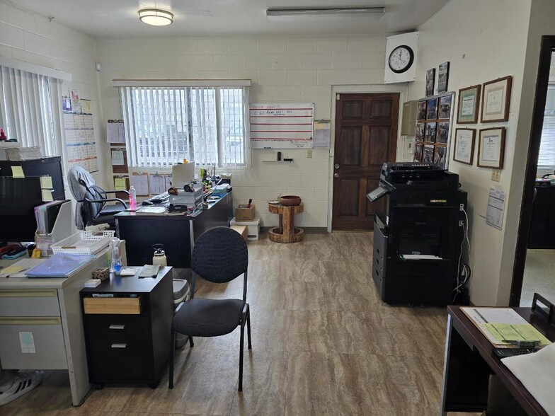 4321 Lawehana St, Honolulu, HI for lease - Building Photo - Image 3 of 23