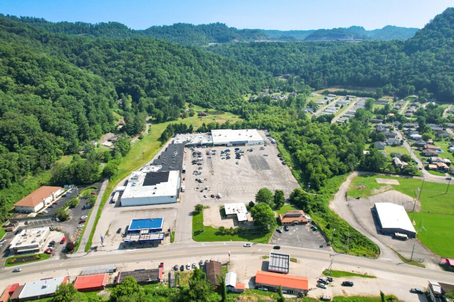 94-154 Grand Vue Plz, Hazard, KY à vendre - Photo du bâtiment - Image 2 de 8