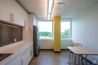 130 New Boston St, Woburn, MA à louer Photo intérieure- Image 1 de 4