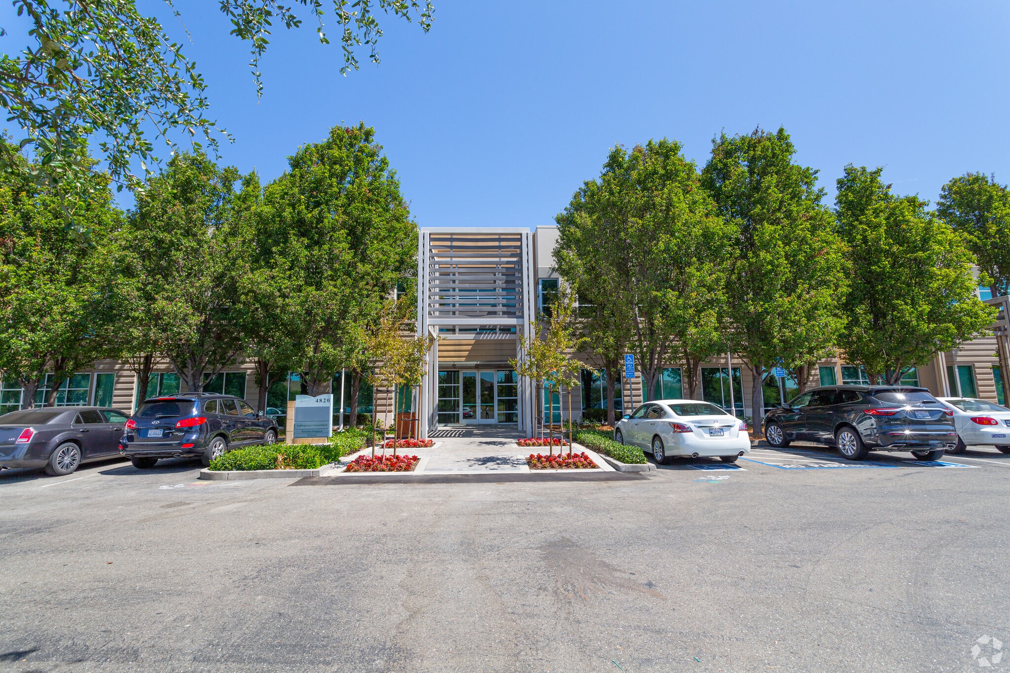 4820 Business Center Dr, Fairfield, CA à louer Photo du bâtiment- Image 1 de 2