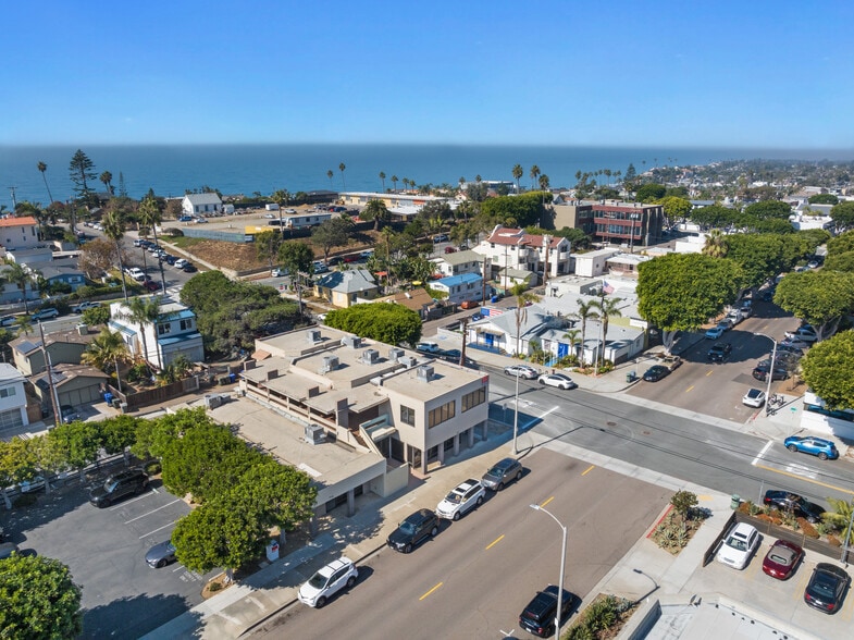 700 2nd St, Encinitas, CA for lease - Building Photo - Image 3 of 7