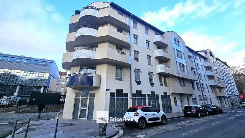 Immeuble residentiel dans Lyon à vendre Photo du bâtiment- Image 1 de 9