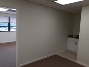 12995 S Cleveland Ave, Fort Myers, FL à louer Photo intérieure- Image 2 de 9