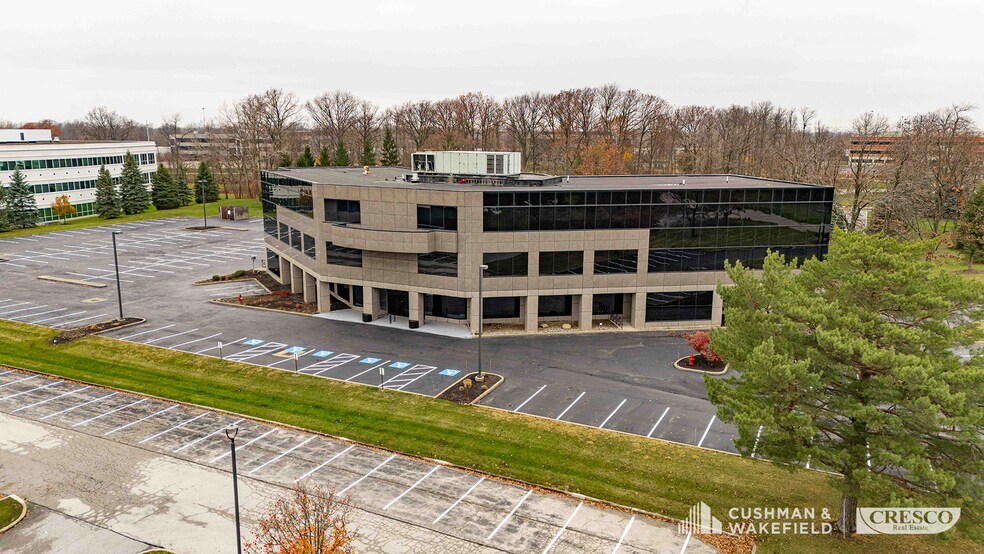 6120 Parkland Blvd, Mayfield Heights, OH à louer - Photo du bâtiment - Image 3 de 11