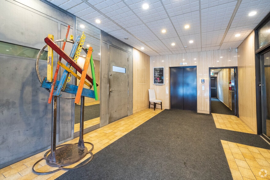 4264-4276 Boul Saint-Laurent, Montréal, QC à louer - Hall d’entrée - Image 3 de 5