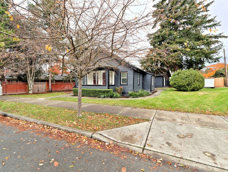 8568 Falls Ave SE, Snoqualmie, WA for sale - Building Photo - Image 2 of 19