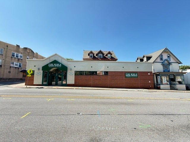 922 W Lancaster Ave, Bryn Mawr, PA for sale Building Photo- Image 1 of 8