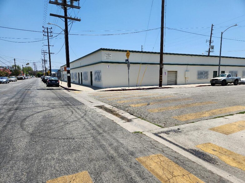 6160 Lemona Ave, Van Nuys, CA à louer - Photo du bâtiment - Image 1 de 7