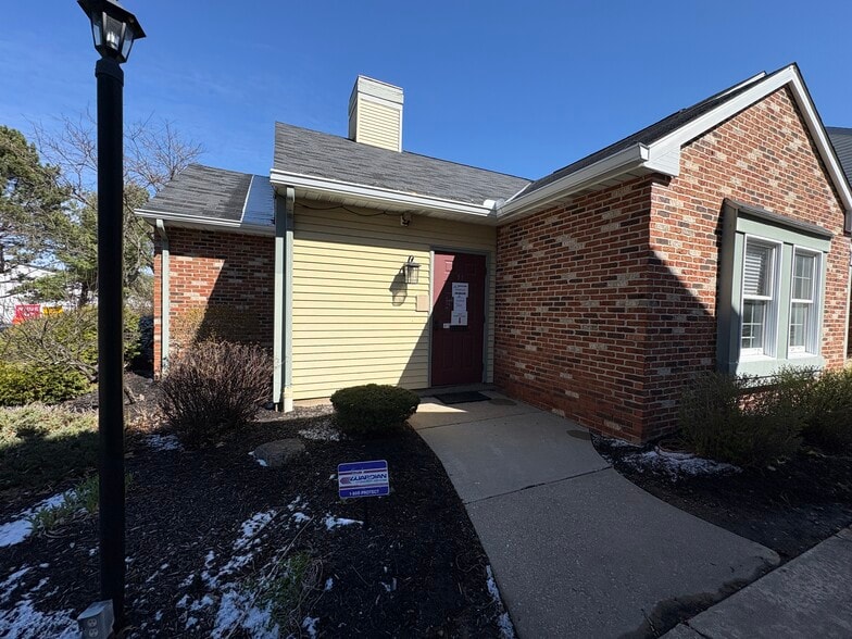 4466 Darrow Rd, Stow, OH for sale - Interior Photo - Image 3 of 4