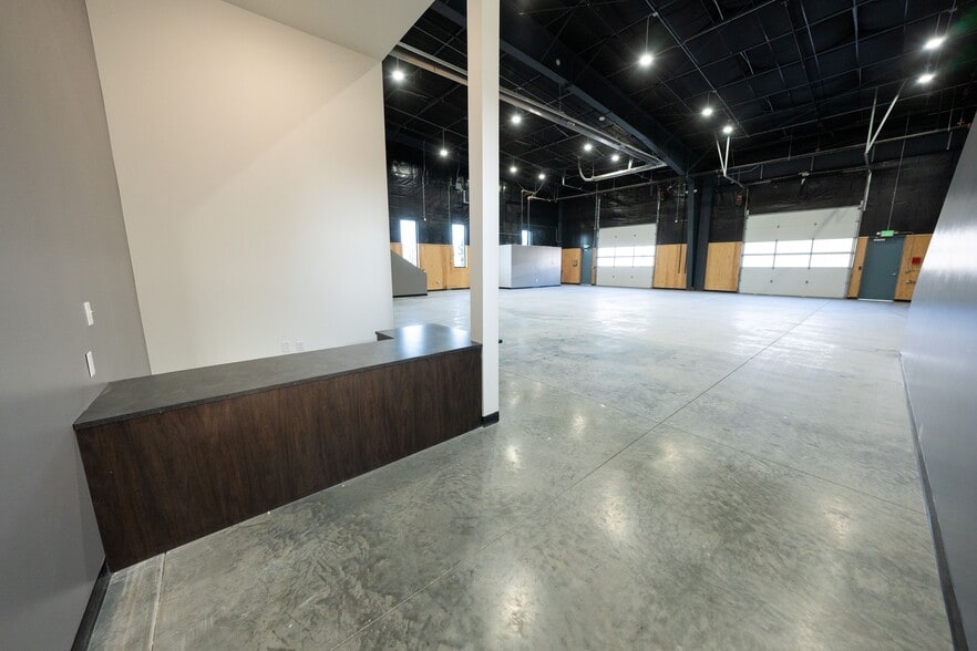 240 Eastland Dr, Twin Falls, ID for lease - Building Photo - Image 3 of 8