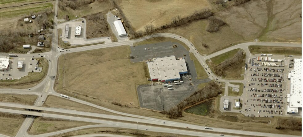 100 Factory Outlet Rd, Hanson, KY à vendre - Photo du bâtiment - Image 2 de 2