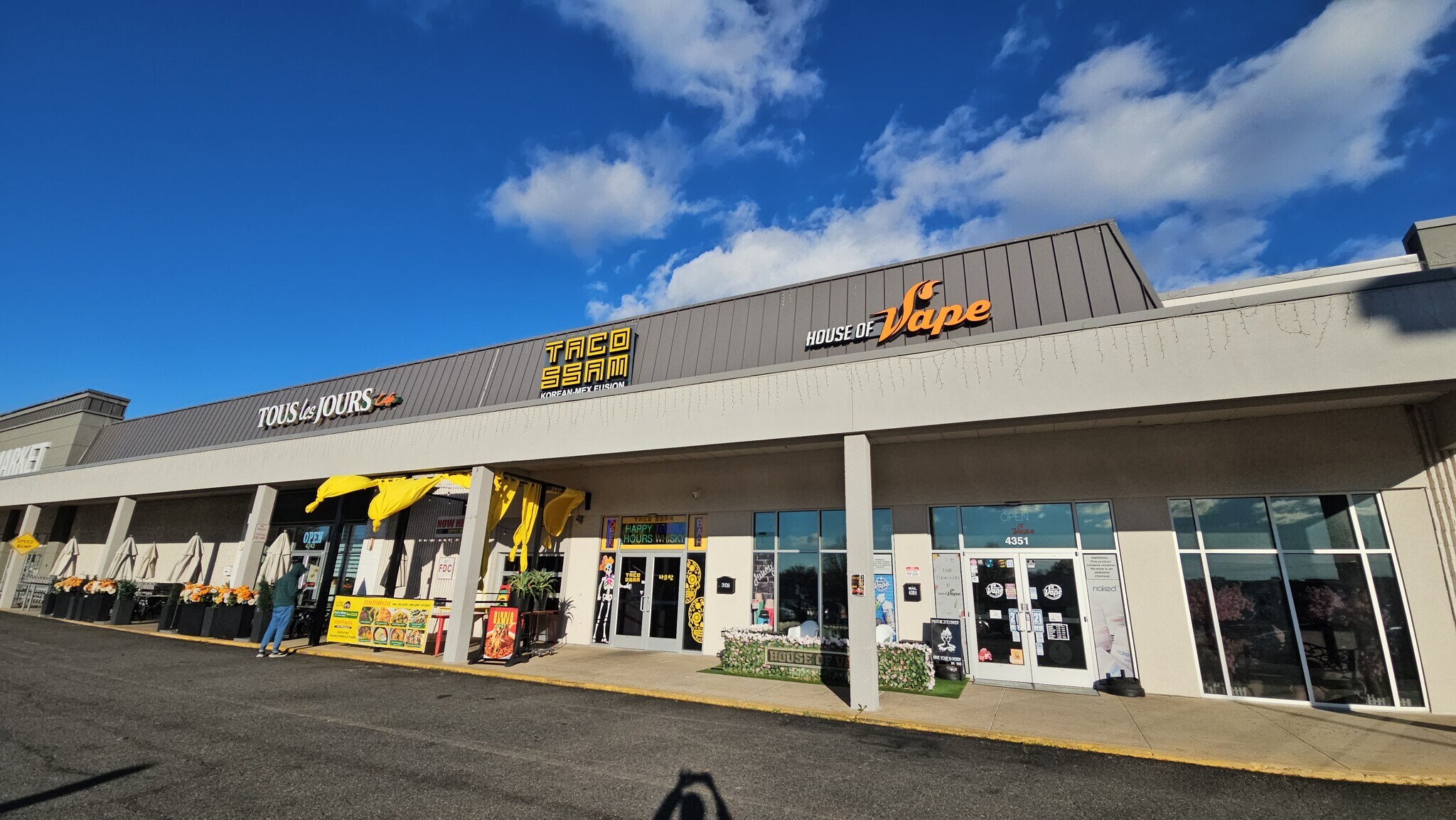 4217-4251 John Marr Dr, Annandale, VA à louer Photo du bâtiment- Image 1 de 18