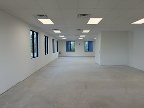 11850-11880 Cheeca Ct, Fort Myers, FL for lease Interior Photo- Image 1 of 3