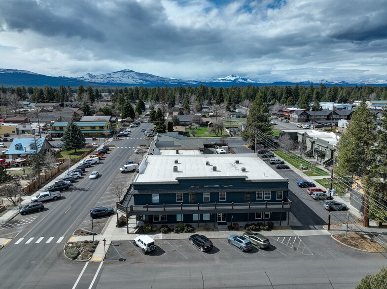 207 N Fir St, Sisters, OR for lease - Building Photo - Image 2 of 66