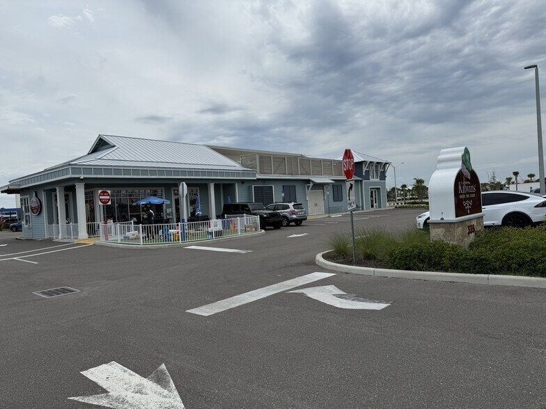 335 Beachfront Dr, Saint Johns, FL à louer - Photo du bâtiment - Image 2 de 19