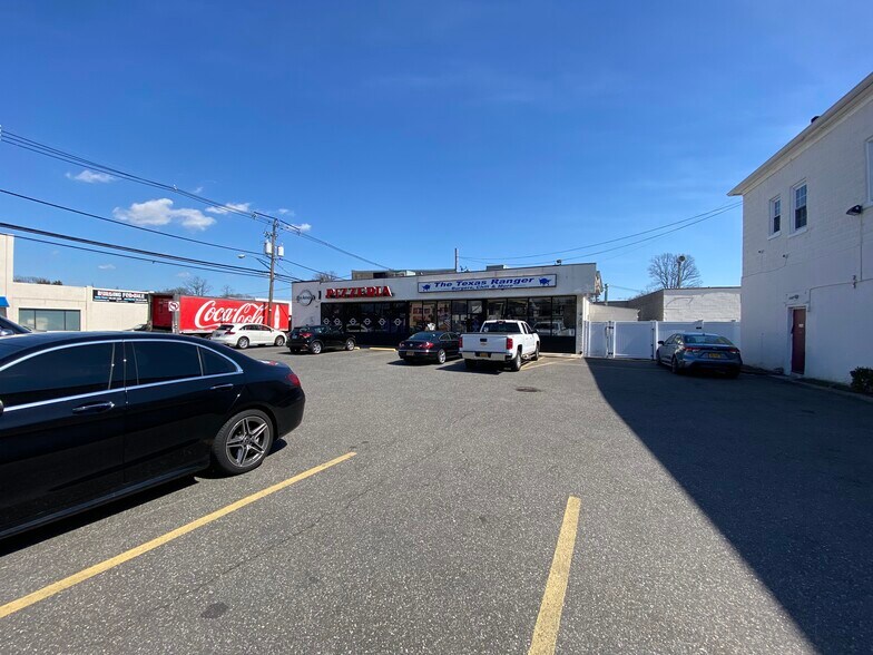 365 Atlantic Ave, Freeport, NY à vendre - Photo du bâtiment - Image 3 de 51