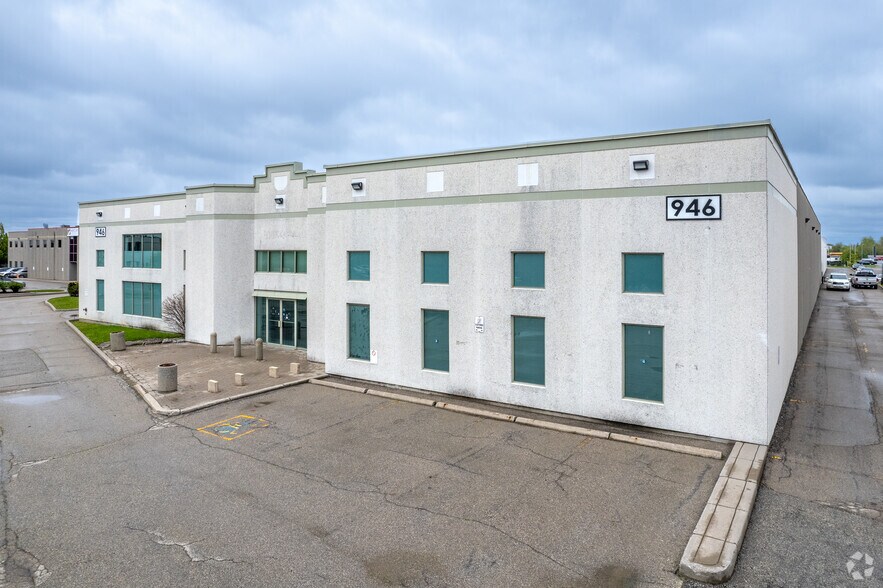 946 Edgeley Blvd, Vaughan, ON à louer - Photo principale - Image 1 de 9