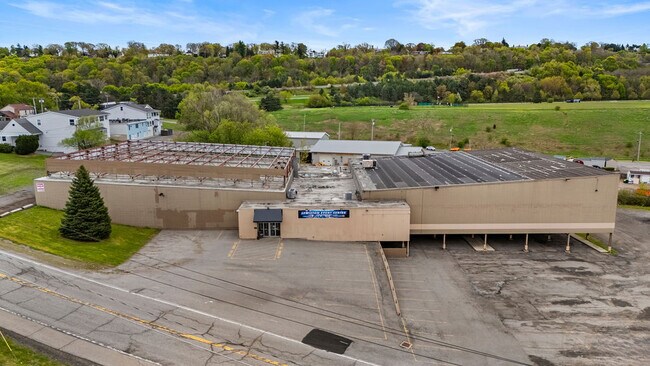 Plus de détails pour 845 Cayuga St, Lewiston, NY - Sports et divertissement à vendre