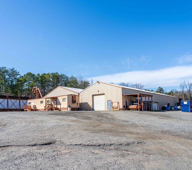 8808 Wilkinson Blvd, Charlotte, NC for sale - Building Photo - Image 3 of 9