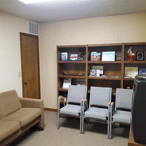 635 Robert E Lee Ave, Elkins, WV à vendre - Photo du bâtiment - Image 3 de 14