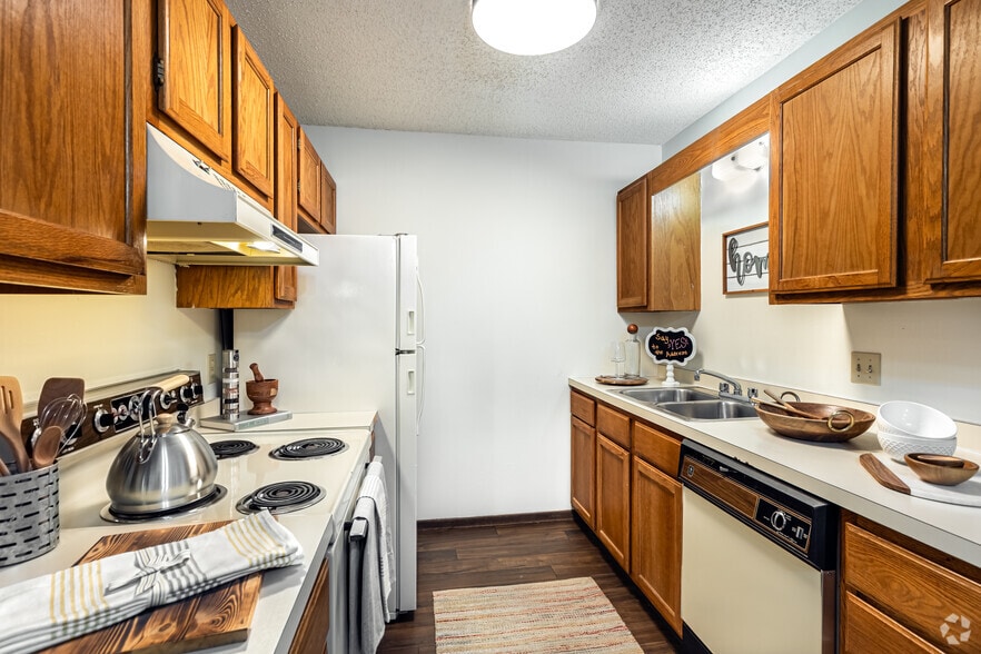 4128-4154 SW 6th Ave, Topeka, KS for sale - Interior Photo - Image 3 of 16