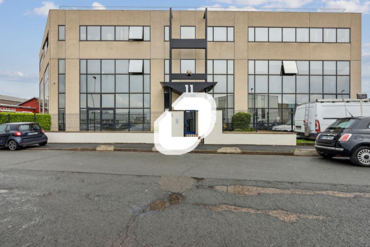 Flex in Noisy-le-Sec for lease Building Photo- Image 1 of 14