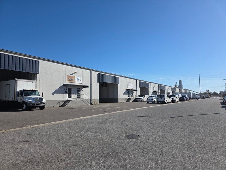 503-553 W Grant St, Orlando, FL for lease - Building Photo - Image 2 of 7