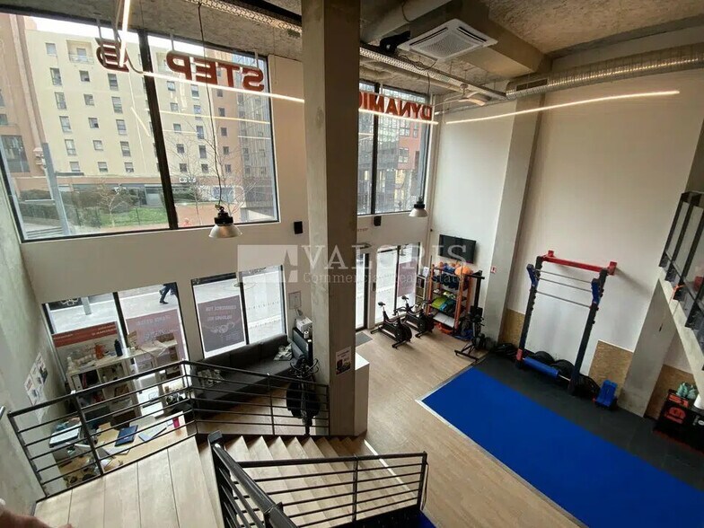 Retail in Lyon for lease - Interior Photo - Image 3 of 6