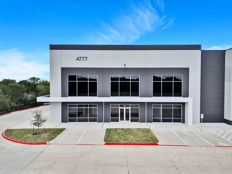 4777 E State HWY 71, Del Valle, TX à louer - Photo du bâtiment - Image 2 de 13